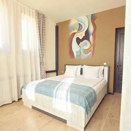 באילה אונו מאי Dezire Guesthouse מראה חיצוני תמונה