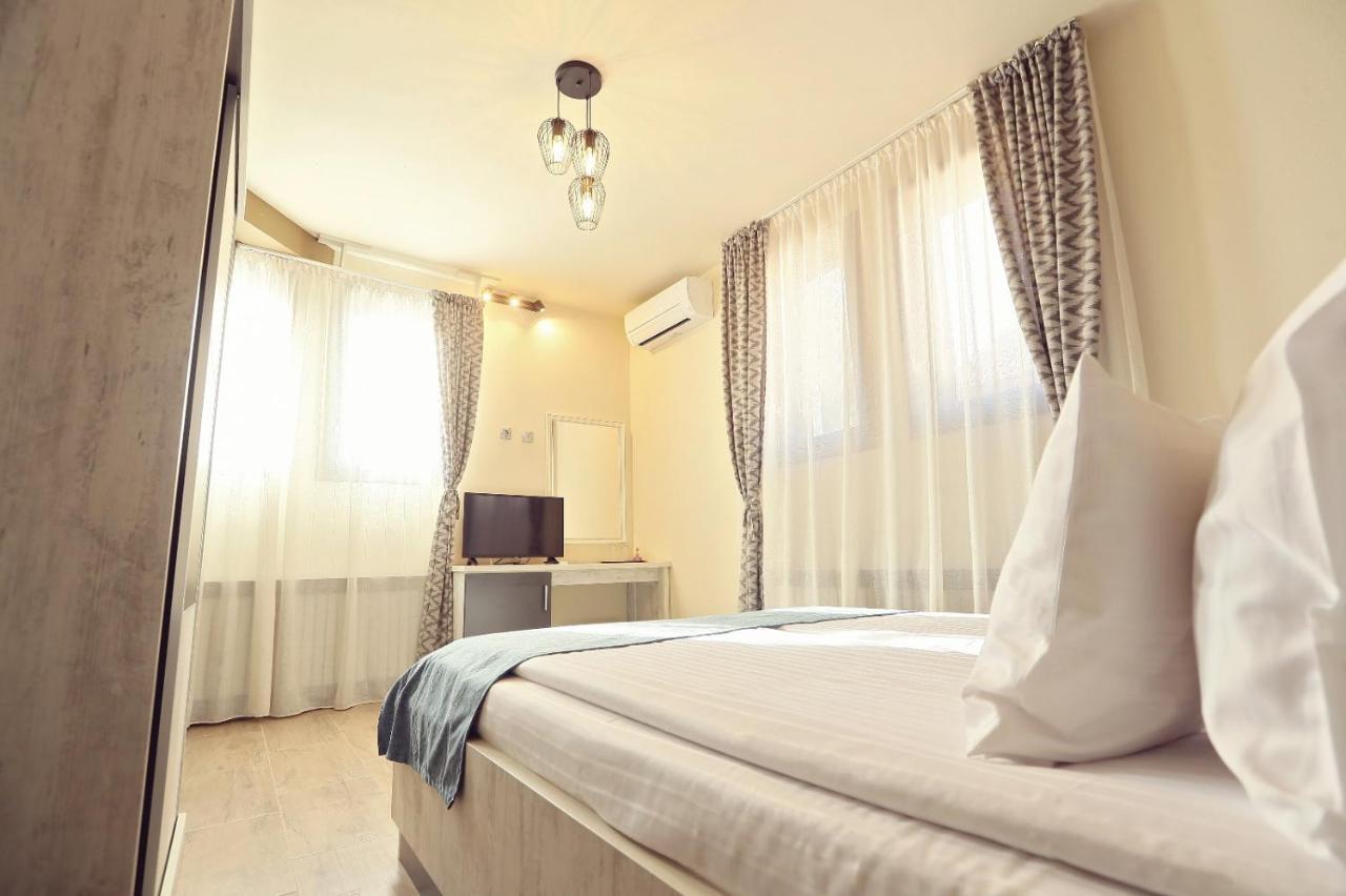 באילה אונו מאי Dezire Guesthouse מראה חיצוני תמונה