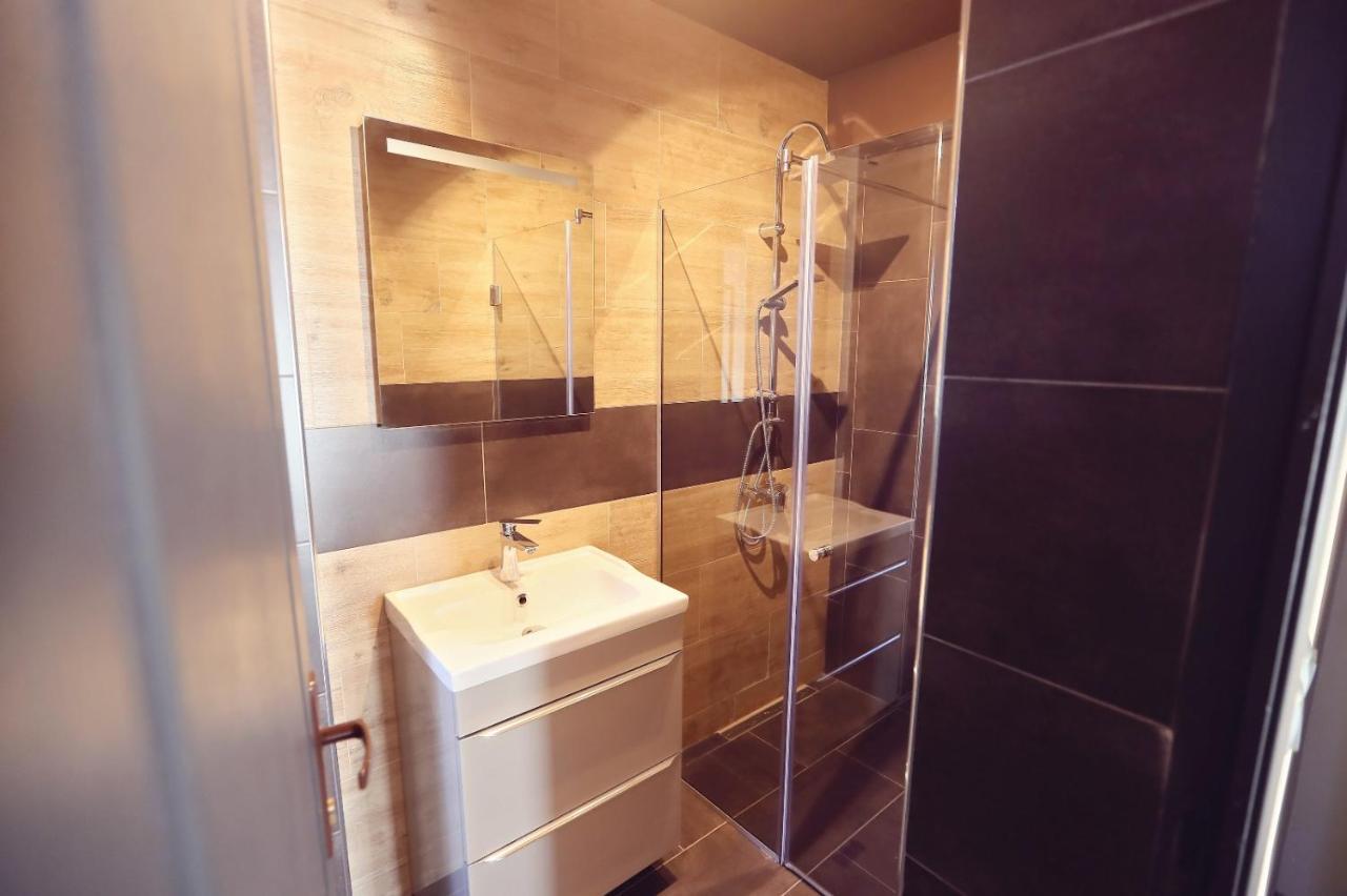 באילה אונו מאי Dezire Guesthouse מראה חיצוני תמונה